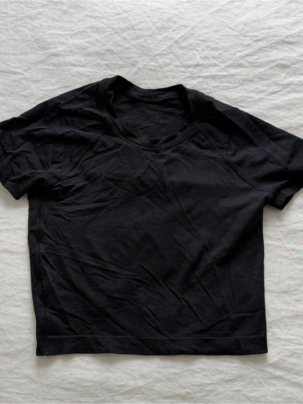 lululemon athletica cropped swiftly Short Sleeve Athletic Tee